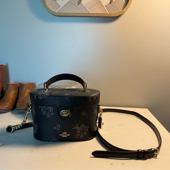 Coach Crossbody Bag - Picture 2 of 4